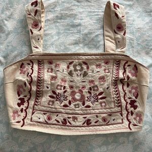 Lulu’s Beige Embroidered Sleeveless Crop Top